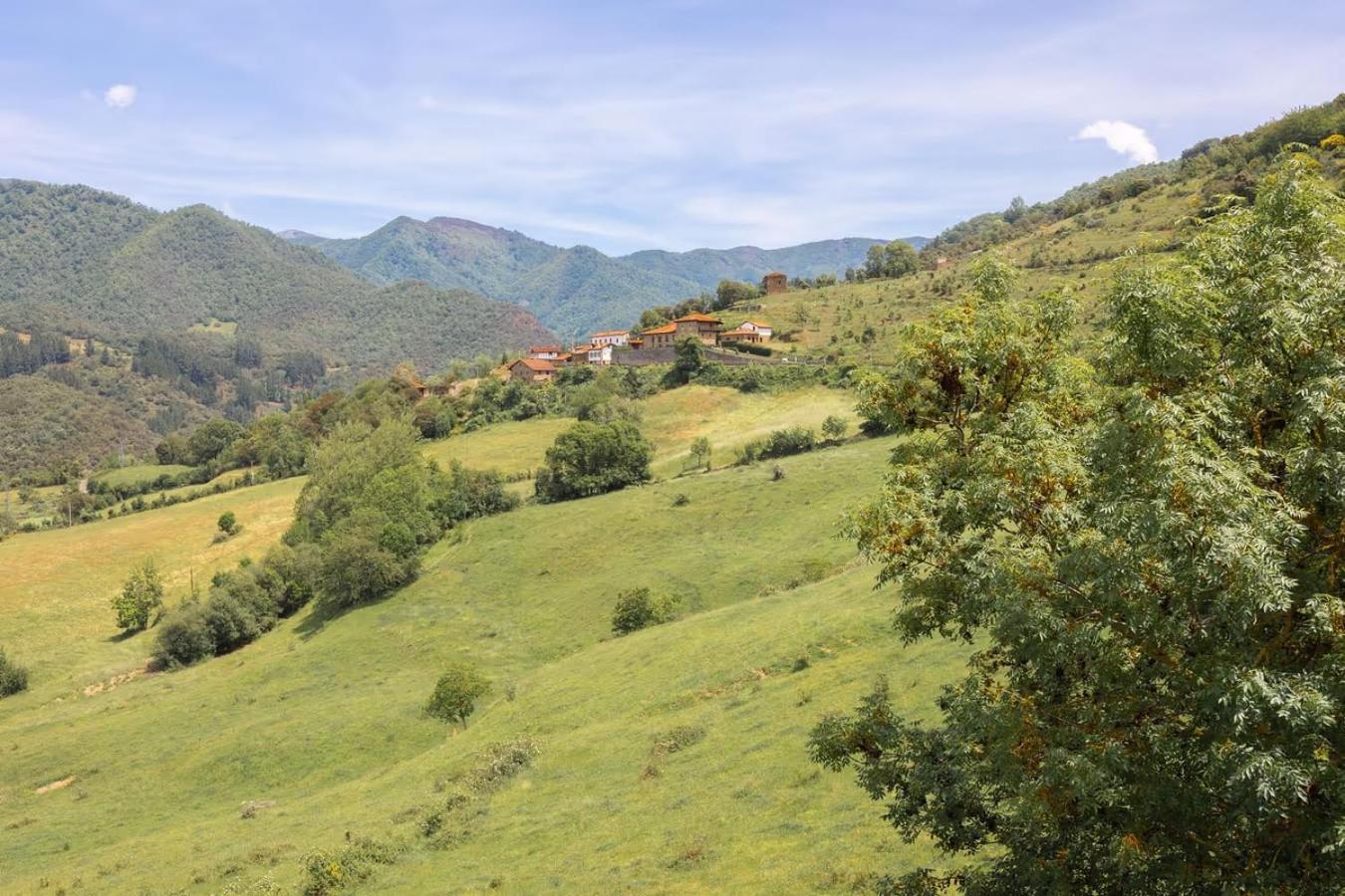 Cabezón de Liébana La Torre De Perrozo 게스트하우스 외부 사진