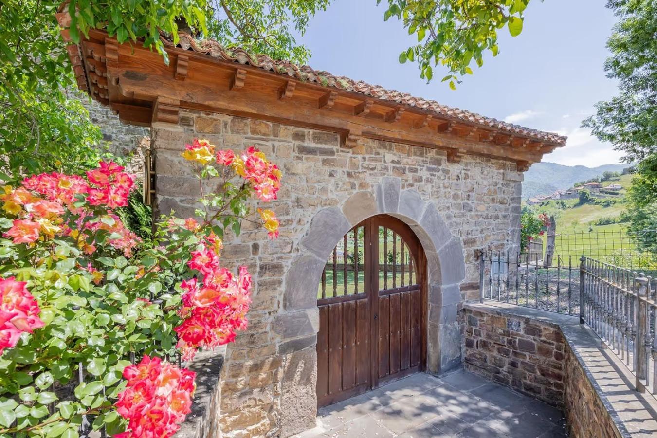 Cabezón de Liébana La Torre De Perrozo 게스트하우스 외부 사진